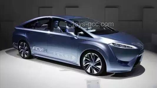 电动汽车 vs 燃油汽车：性能、环保与经济性分析